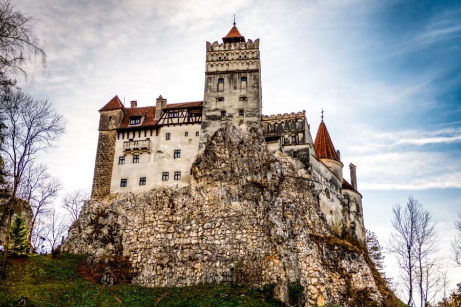 Bucharest: Bran Castle and Bear Sanctuary Small-Group Tour - Small-Group Comfort from Bucharest to the Carpathians