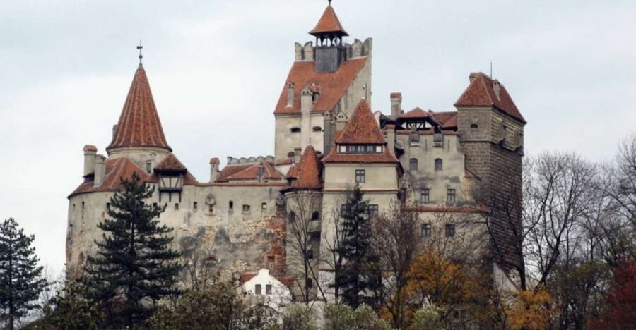 Bucharest: Bran & Peles Castle with Rasnov Citadel Day Trip - Bucharest to the Carpathians: why the ride matters