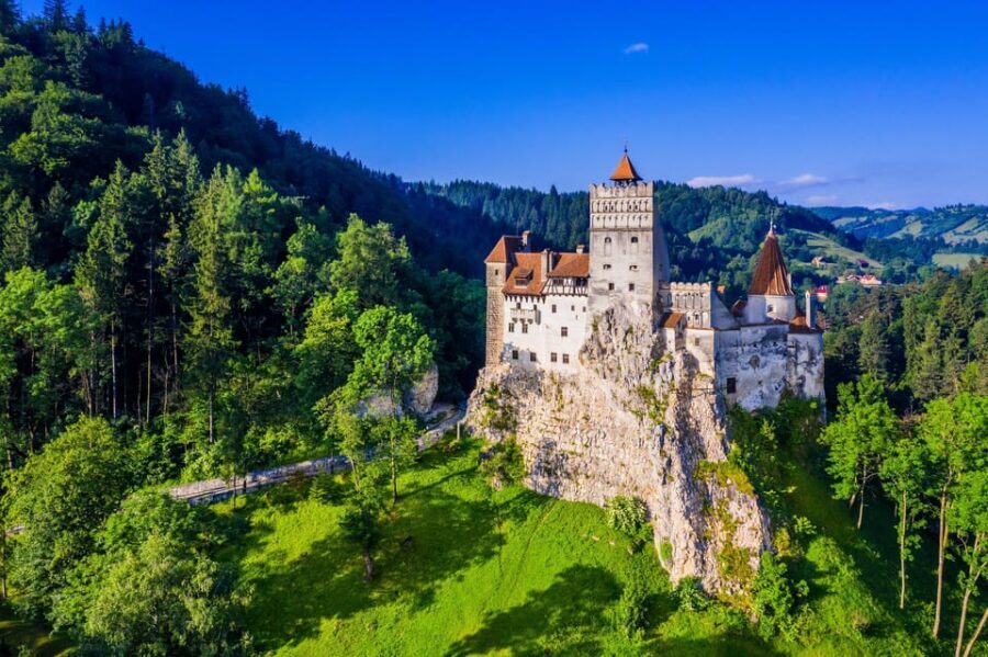 Bucharest : Day Trip Dracula's Castle ,Peles Castle & Brașov - A 12-hour Romania sampler with Dracula and royal rooms