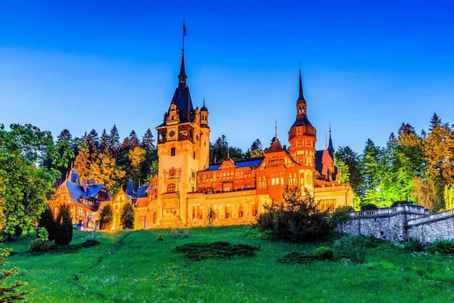 Bucharest : Dracula Castle, Peles Castle and Brasov Day Trip - Brasov on Foot: Black Church and Council Square in One Easy Stop