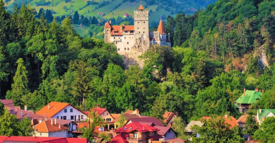 Bucharest: Dracula Castle, Peles Castle & Brasov Old Town - A Bucharest-to-Transylvania day trip that trades sleep for castles
