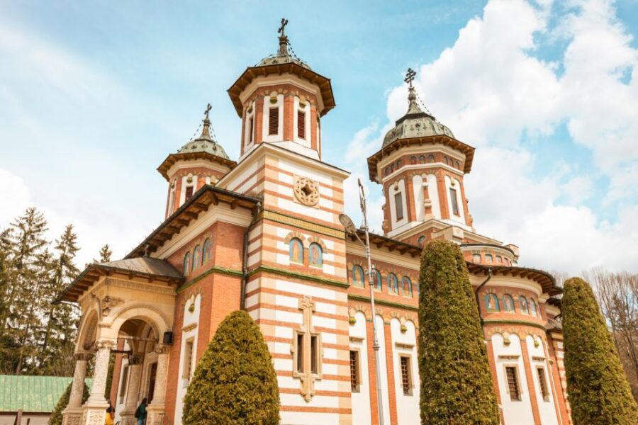 Bucharest: Dracula's Castle, Peleș Castle & Brașov Day Trip - Who Should Book This Tour (and Who Might Prefer a Different Plan)
