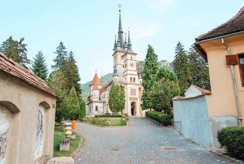 Bucharest: Dracula's Castle, Peleș Castle & Brașov Day Trip - Bran Castle and the Dracula Trail: Fortress Views Plus a History Check