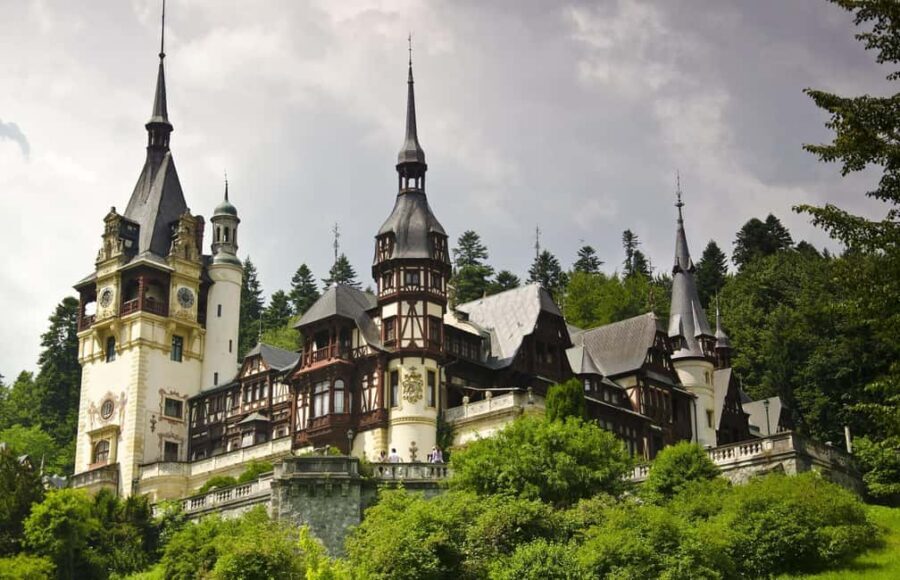 Bucharest: Peles Castle, Bran Castle & Brașov Day Tour - Key Points Before You Go