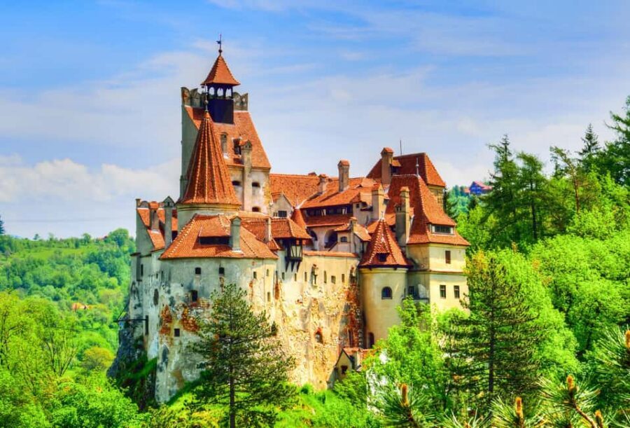 Bucharest: Peles Castle, Bran Castle & Brașov Day Tour - Peleș Castle in Sinaia: Neo-Renaissance Royal Luxury