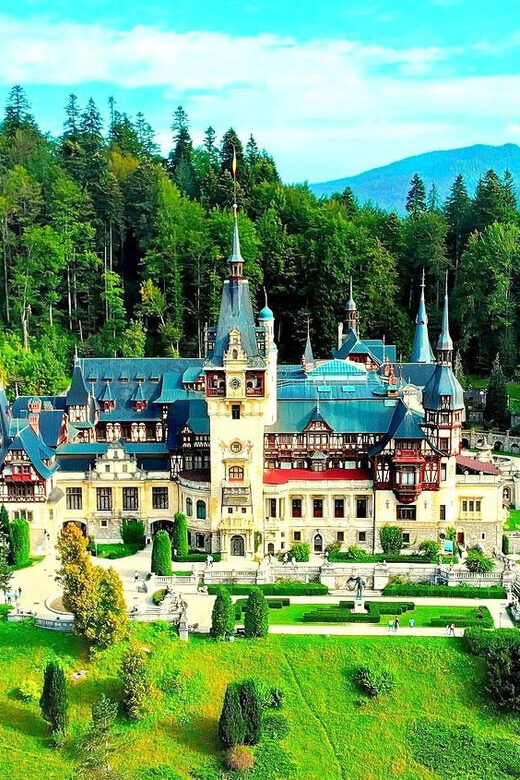 Bucharest: Peles Castle, Bran Castle, & Brasov Old Town Tour - Bran Castle and Dracula’s association: border fortress first, spooky vibes second