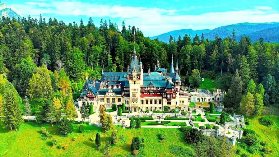 Bucharest: Peles Castle, Bran Castle, & Brasov Old Town Tour - Skip-the-line tickets and cash planning for optional castle entry