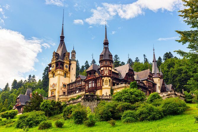 Bucharest to Dracula Castle, Peles Castle and Brasov Guided Tour - Brașov historical center: a medieval walk with major landmarks