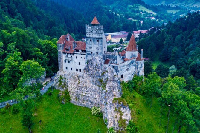 Dracula's Castle -Private Tour- with Brașov City and Peleș Castle - Who this tour is best for