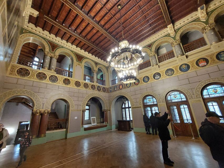 From Brasov: Peles Castle, Bran Castle & Cantacuzino Castle - Lunch and Breaks: How the Day Stays Manageable