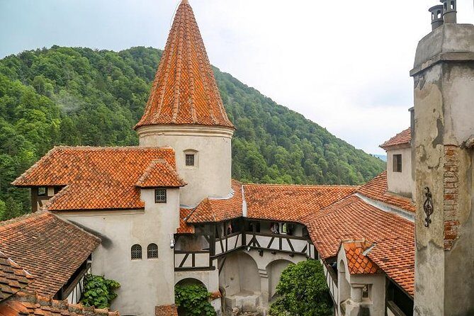 From Brasov: Small-group tour Bran, Rasnov, and Peles Castles - Lunch and breaks: how the day stays human