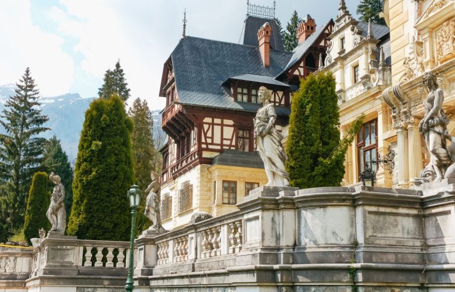 From Bucharest: Day Trip to Dracula and Peles Castle - Peleș Castle: neo-Renaissance glamour with real craftsmanship