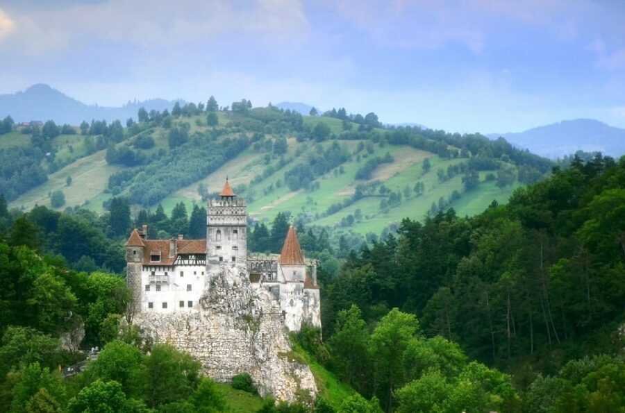 Minivan 8: Peles & Dracula's Castle and Brasov Full-Day Trip - Food Timing and How to Keep the Day from Getting Slippery