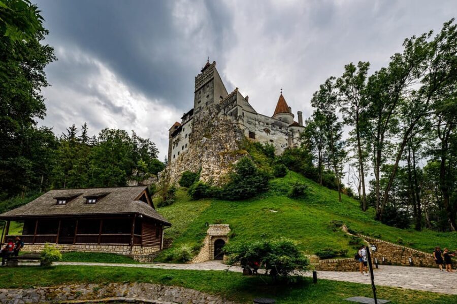 Minivan 8 Places : Dracula Castle, Peles, & Brasov Day Tour - A full Transylvania sampler: Peles, Bran, and Brasov in one route