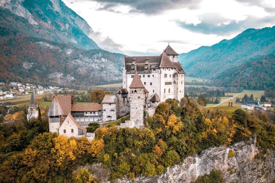 Minivan 8 Places : Dracula Castle, Peles, & Brasov Day Tour - Bran Castle and the Dracula myth: what the guide can clarify