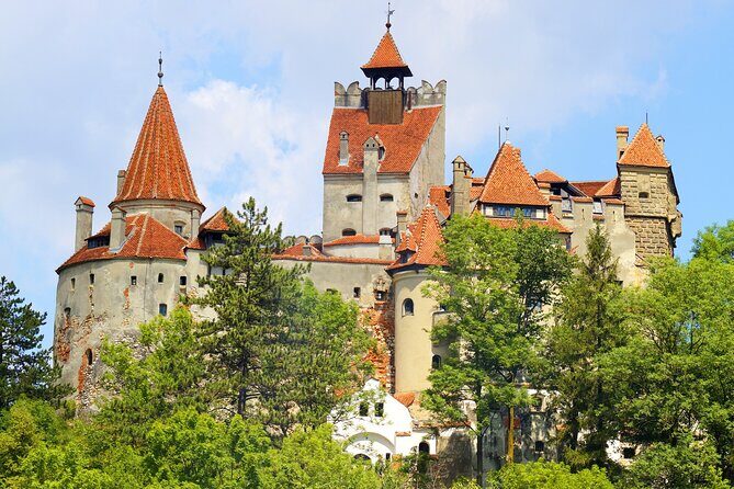 Peles Castle, Dracula Castle and Brasov old town - private tour from Bucharest - Black Church (Biserica Neagra): Gothic Power in a Short Visit