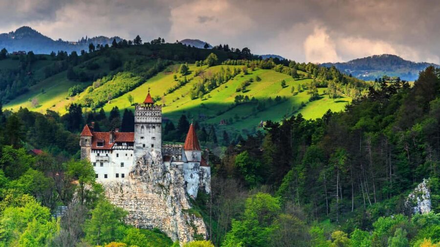 PREMIUM TOUR (6 Pax) Bucharest, Peles&Bran Castles & Brasov - Brașov medieval streets: Black Church views and a real-world pace