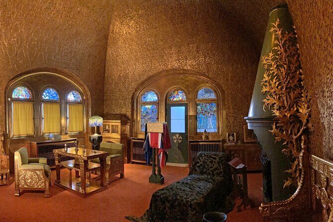 Private Tour in Bran Castle, Peles Castle, and Brasov - Tickets, lunch, and timing: how to budget without surprises
