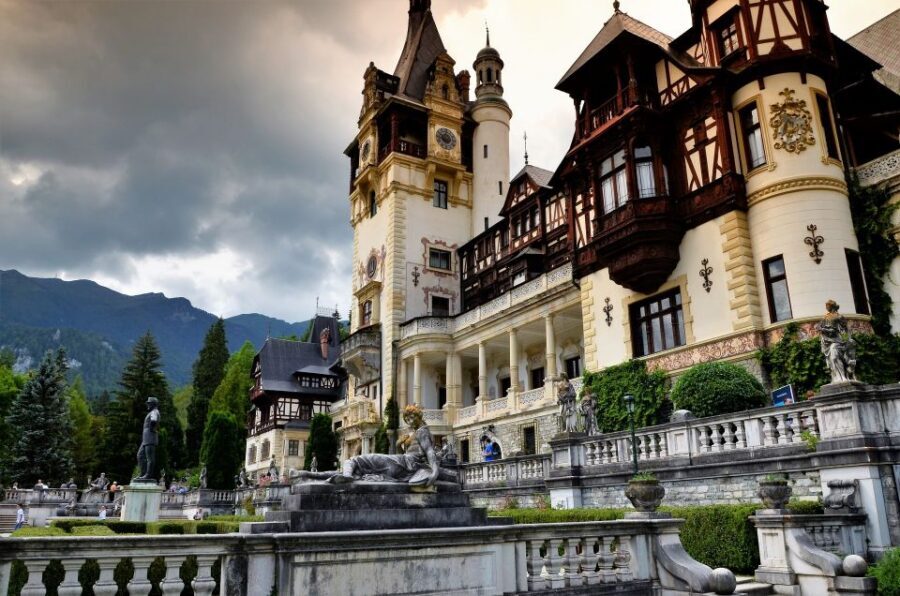 Sinaia: Peleș Castle Tour with An Expert Guide - Key things that make this tour worth your time