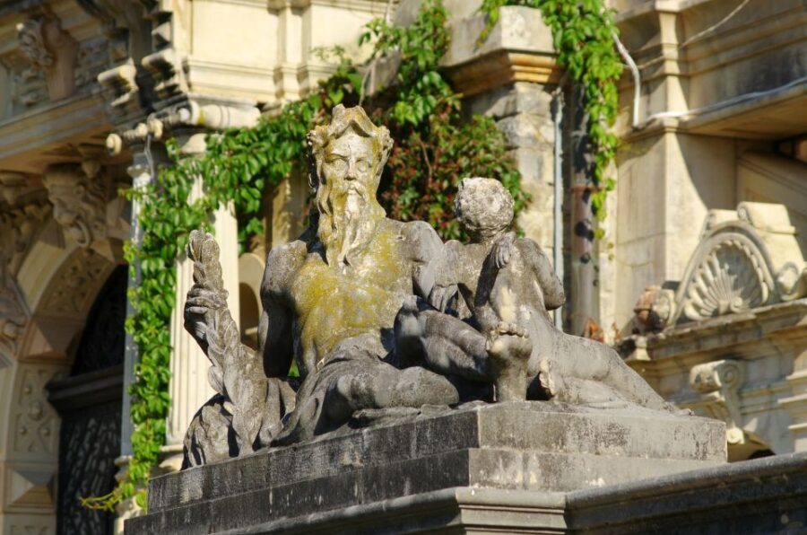 Sinaia: Peleș Castle Tour with An Expert Guide - The 4,000+ weapon collection: why it stops people in their tracks