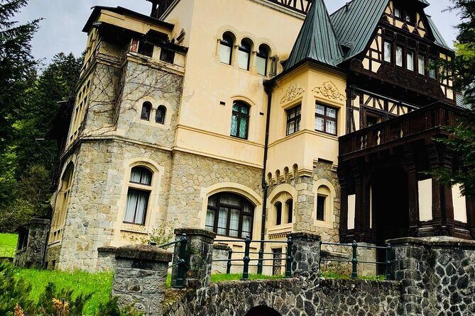 The biggest Salt Mine in Europe and Sinaia in one day - The guide and the drive: comfort and local context that actually help