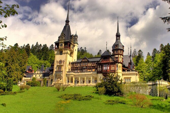 Vlad the Impaler Royal Court from Târgoviște, Peleș Castle and Dracula grave - Peleș Castle in Sinaia: where the wow is earned